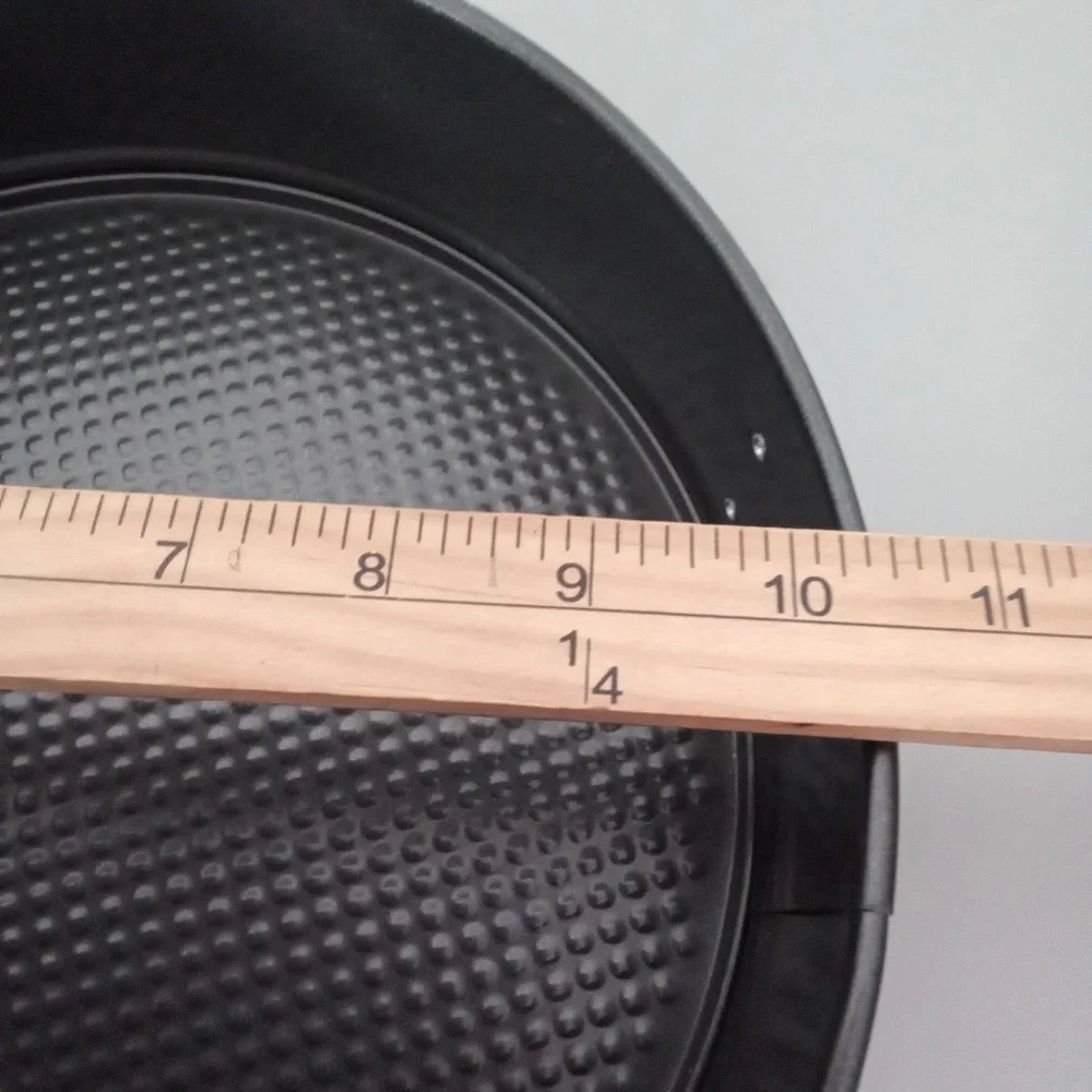 Round 9.5 Inch Non-Stick Springform Pan Charcoal Gray Textured Bottom Bakeware